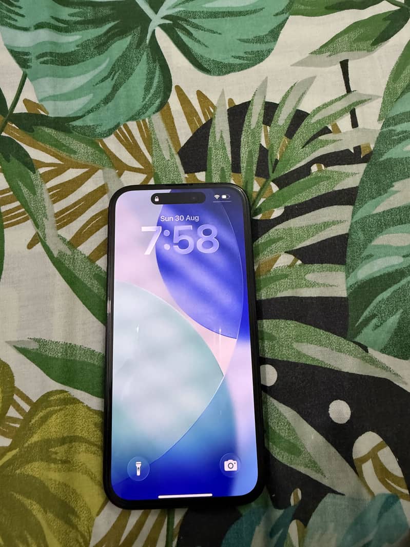 Apple iPhone 15 5