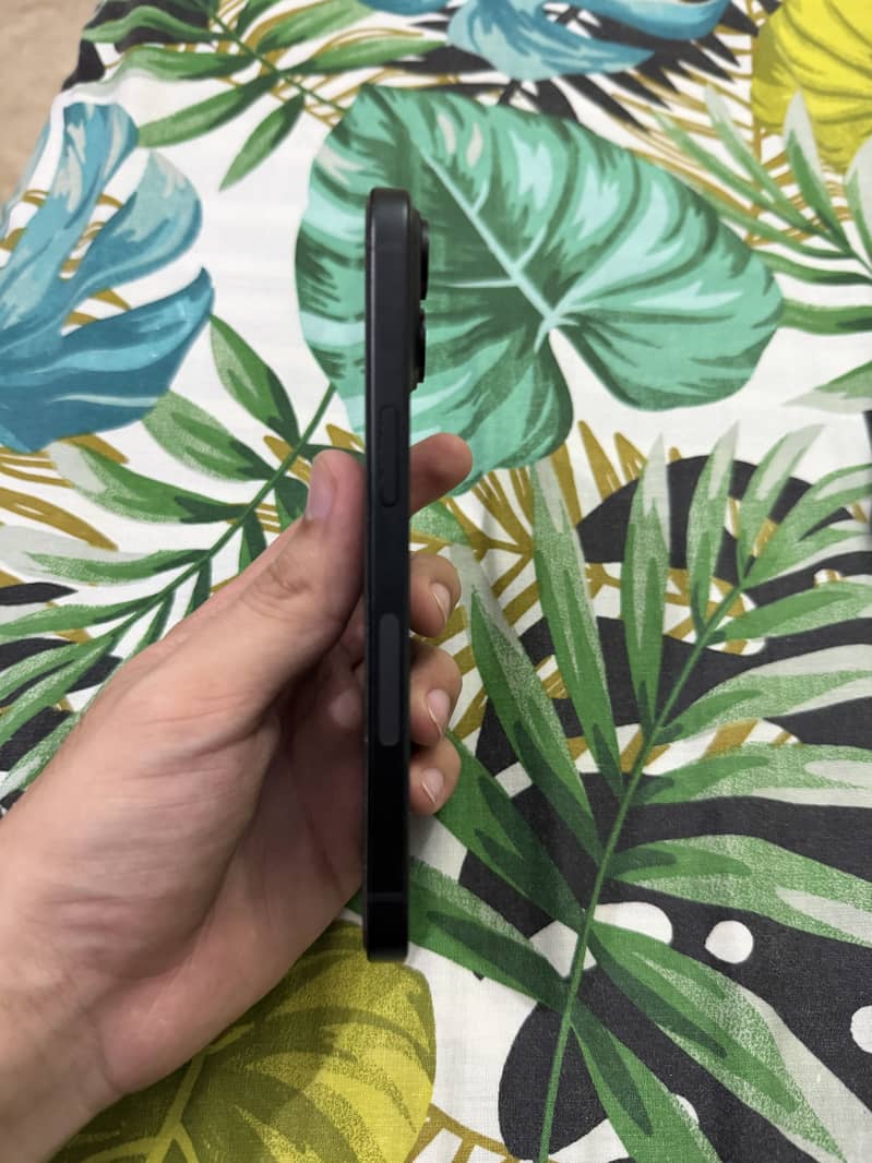 Apple iPhone 15 6
