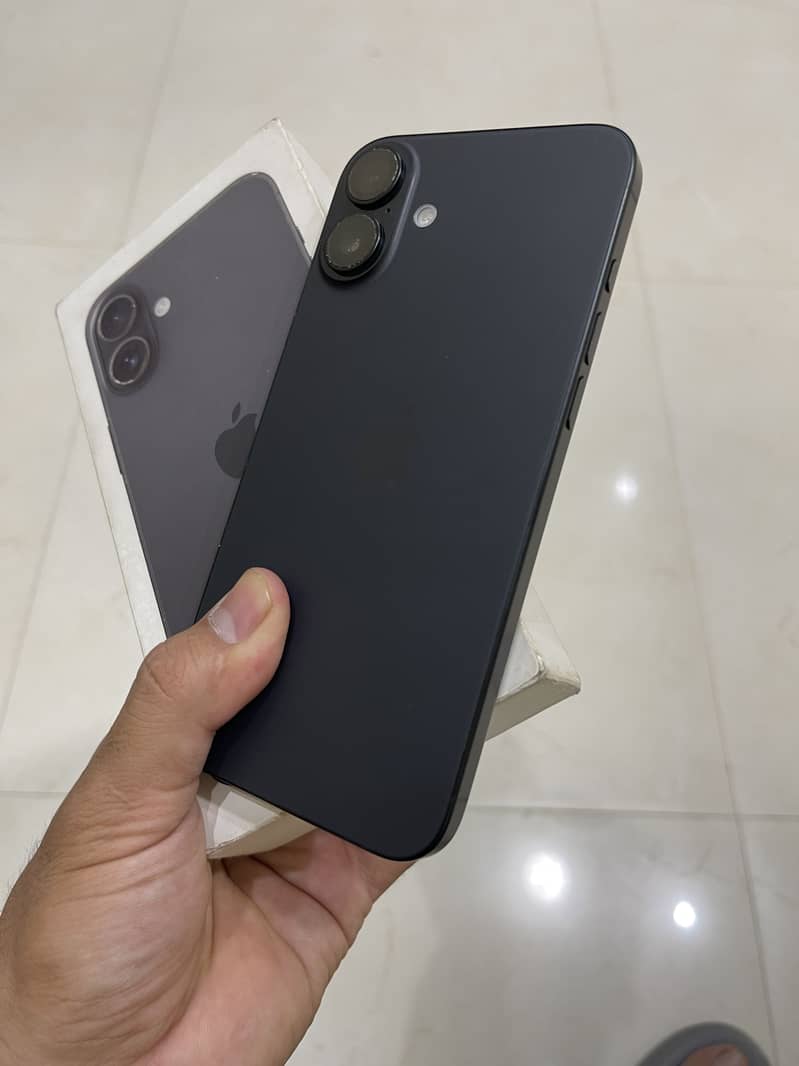 Apple iPhone 16 Plus 0