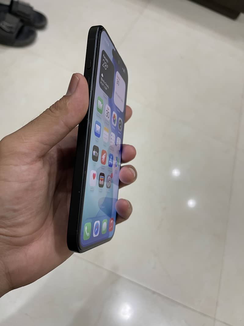 Apple iPhone 16 Plus 4