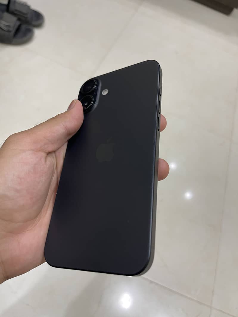 Apple iPhone 16 Plus 8