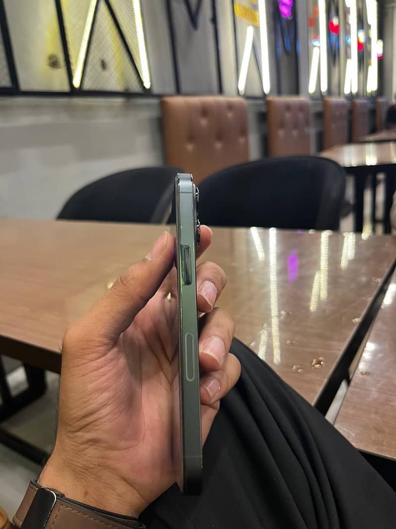 Apple iPhone 13 Pro 3