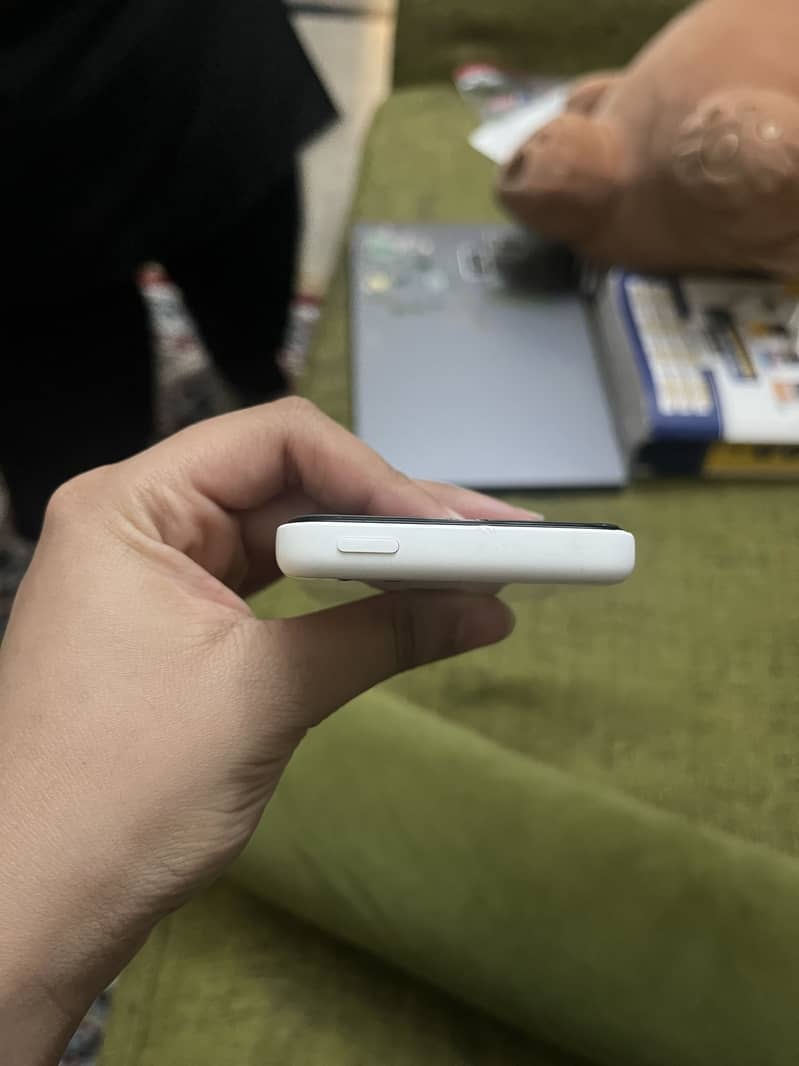 Apple iPhone 5c 4