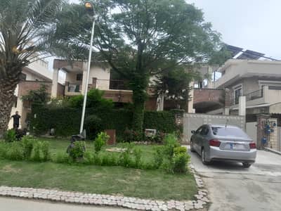 F-8 Beautiful House For Chinese Independent 4/Bed Portion For Rent