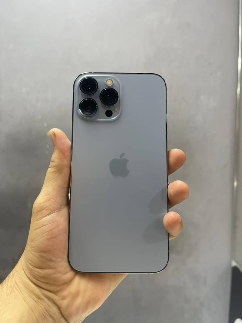 Apple iPhone 13 Pro Max 4