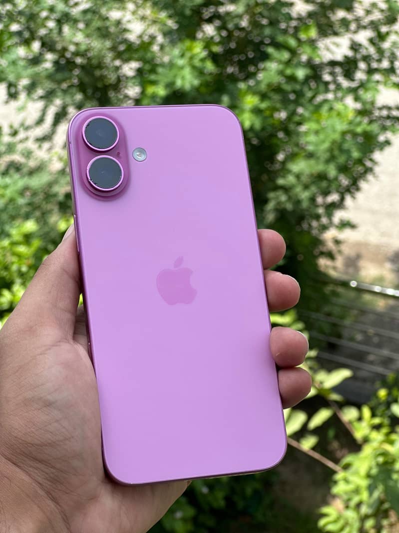 Apple iPhone 16 Plus 0