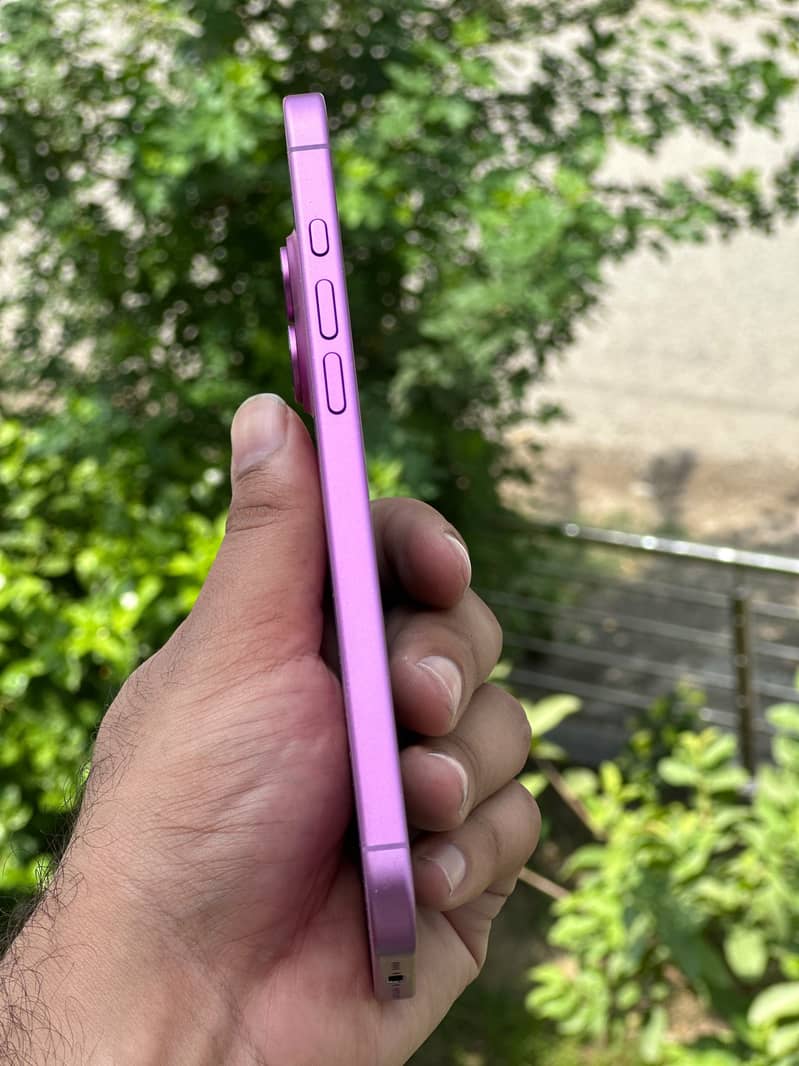 Apple iPhone 16 Plus 4