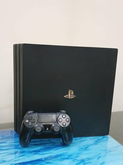 PS4 Pro 1TB (CUH-7015B) + GTA V DISC + Original box+ Controller