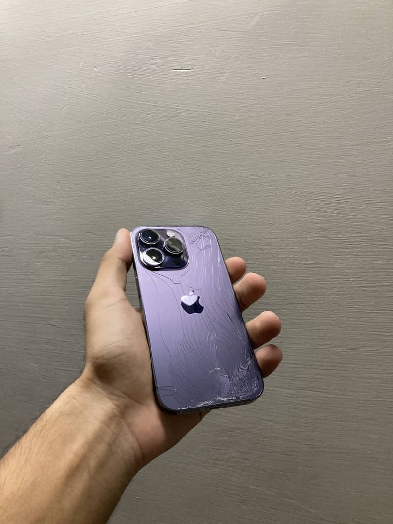 Apple iPhone 14 Pro 1