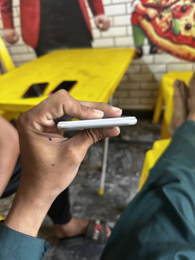 Apple iPhone 7 Plus 5
