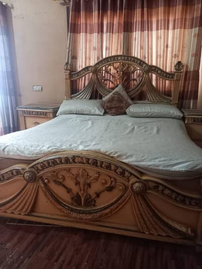 Queen Bed (Deco Paint) ( good condition )