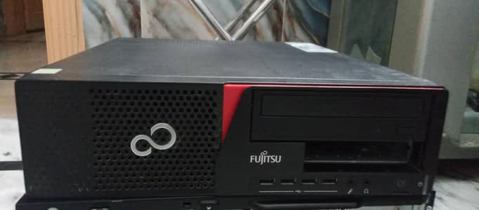 Fujitsu PC for sale 9/10 condition Read discription