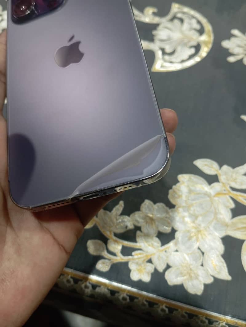 Apple iPhone 14 Pro Max 4