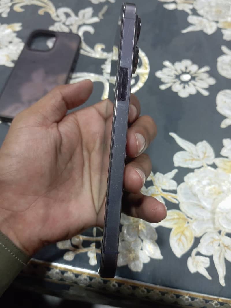 Apple iPhone 14 Pro Max 6
