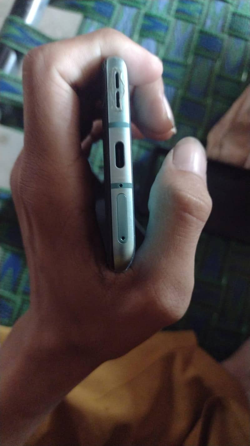 One Plus 8T 4