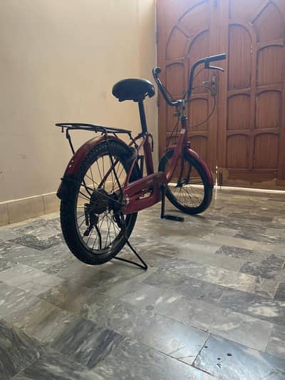 clean and well maintained bycicle for sale excellent condition