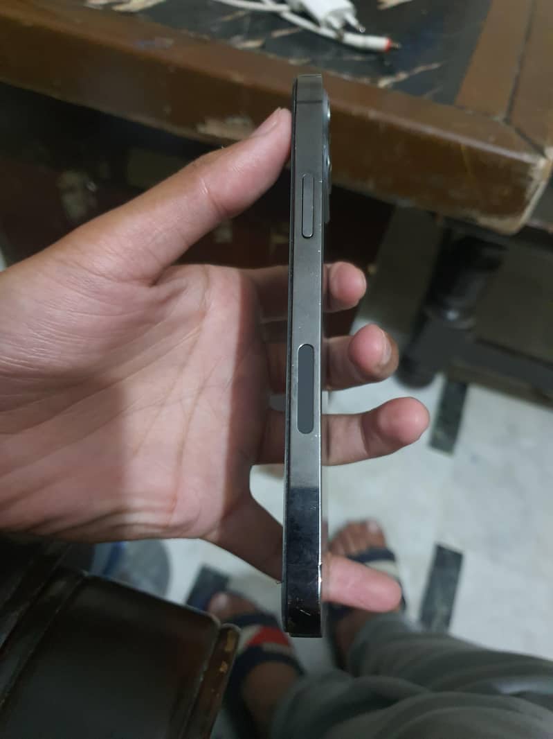 Apple iPhone 12 Pro 2