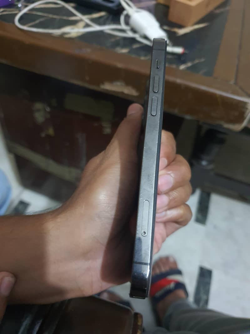 Apple iPhone 12 Pro 3