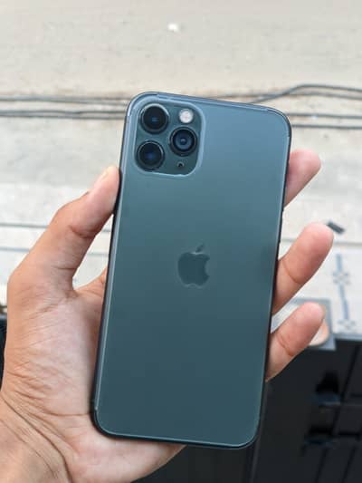 Apple iPhone 11 Pro water pack