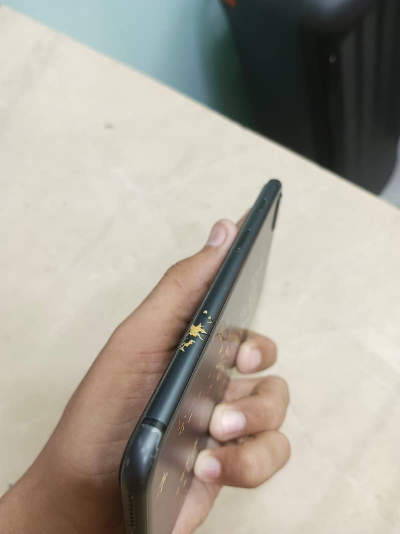 Apple iPhone 8 Plus 1