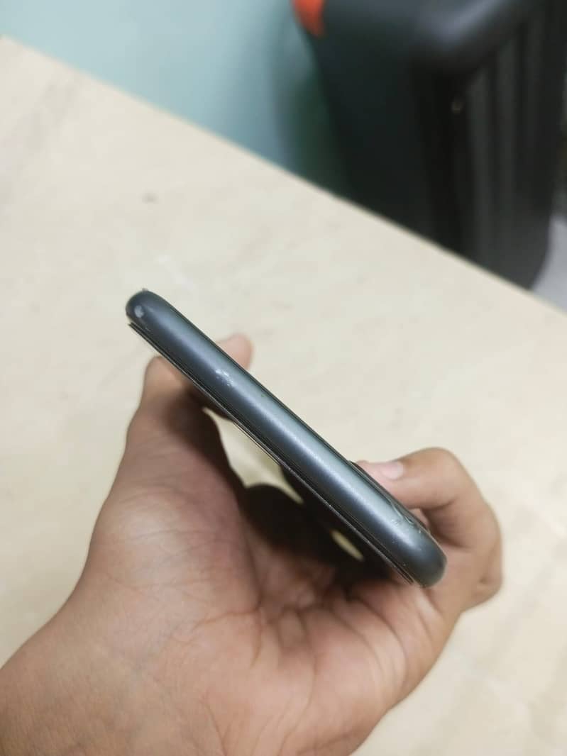 Apple iPhone 8 Plus 3