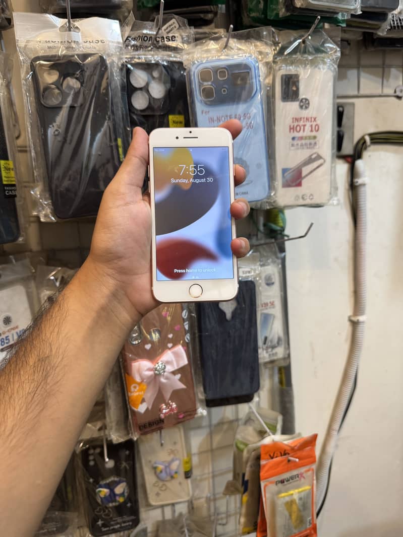 Apple iPhone 7 1