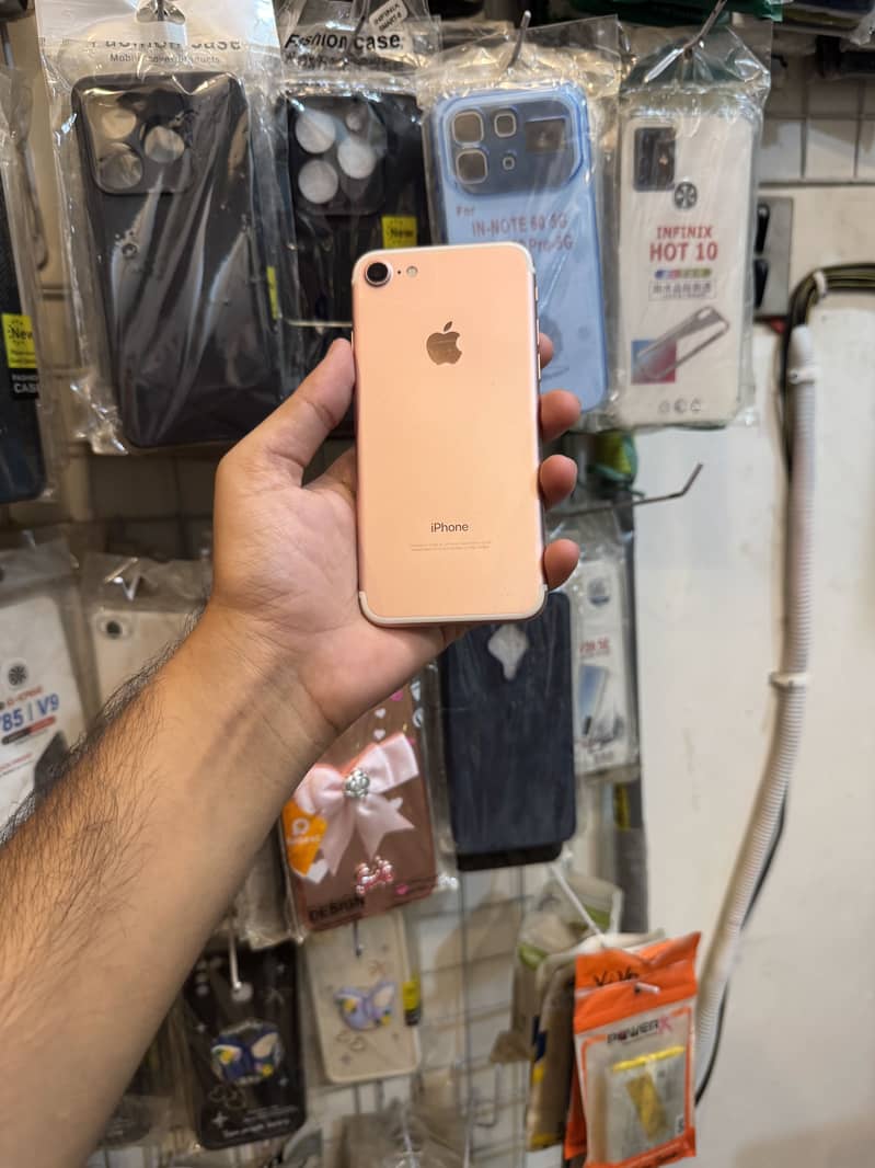 Apple iPhone 7 3