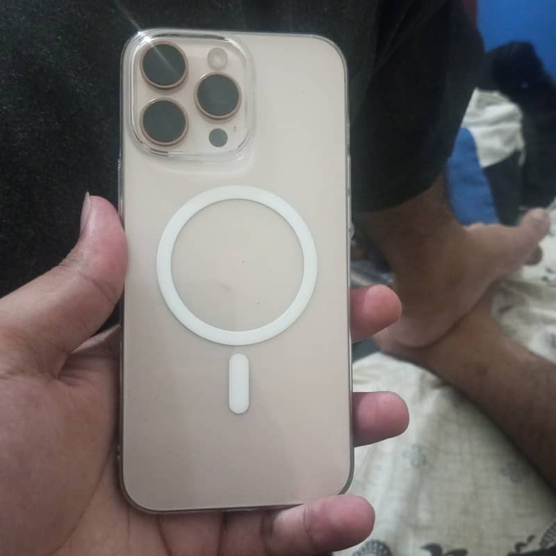 Apple iPhone 16 Pro Max 0
