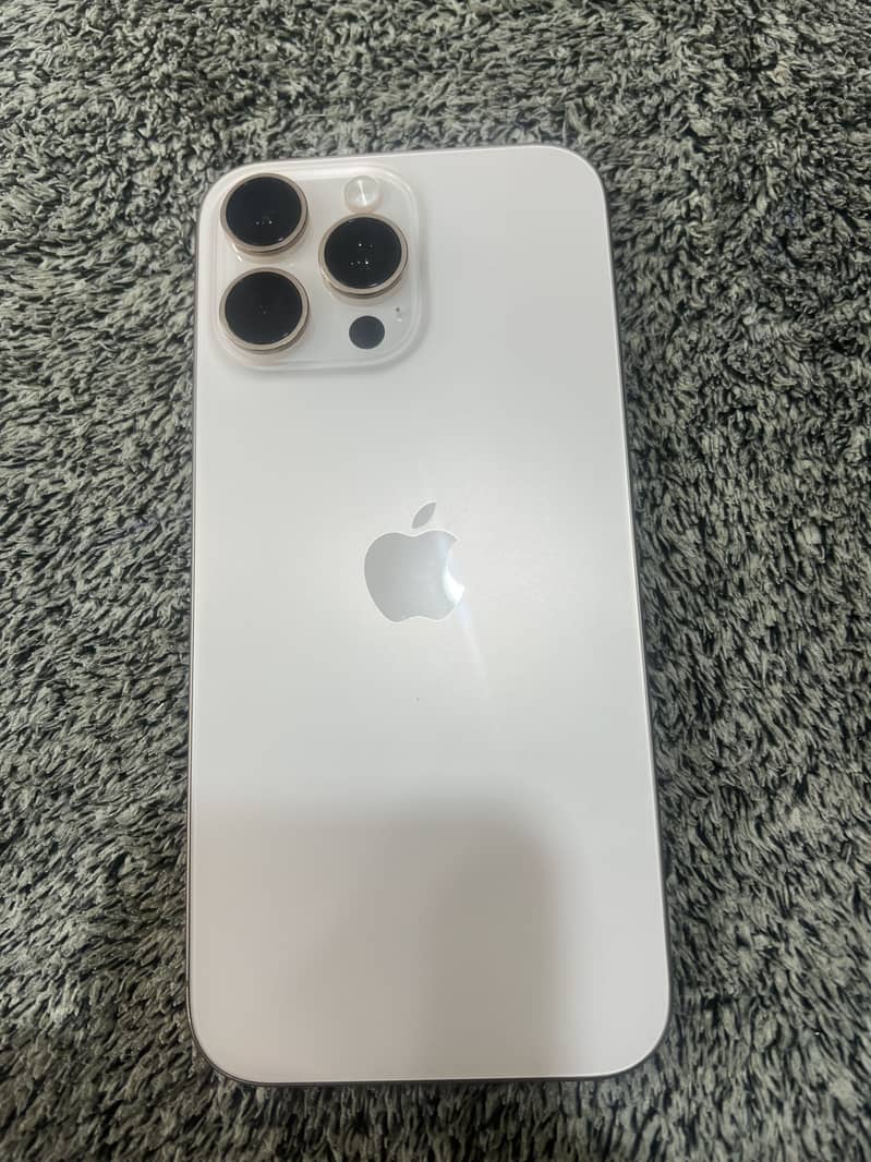 Apple iPhone 16 Pro Max 0