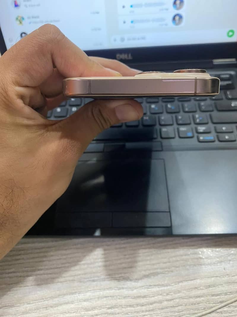 Apple iPhone 16 Pro Max 1