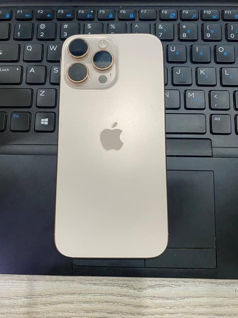 Apple iPhone 16 Pro Max 5