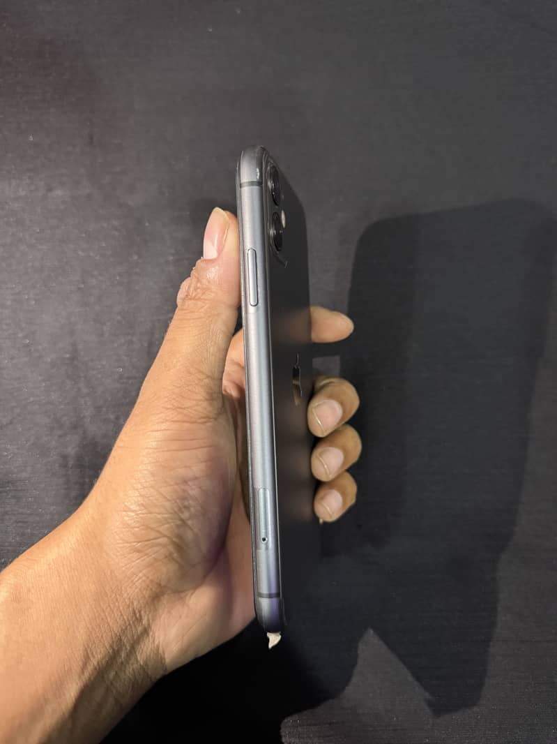 Apple iPhone 11 3