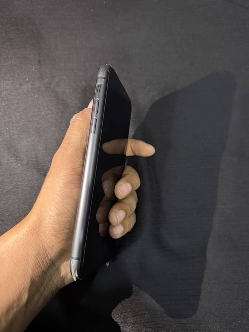 Apple iPhone 11 5