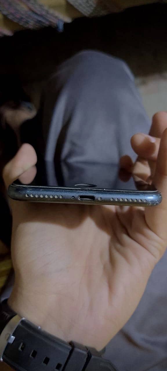 Apple iPhone 8 Plus 1