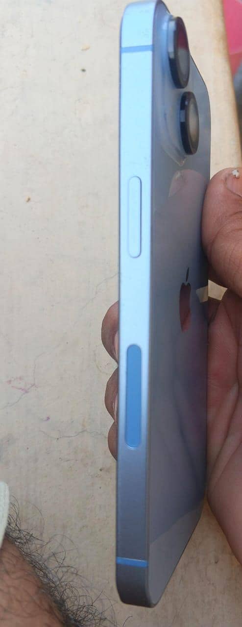 Apple iPhone 14 3