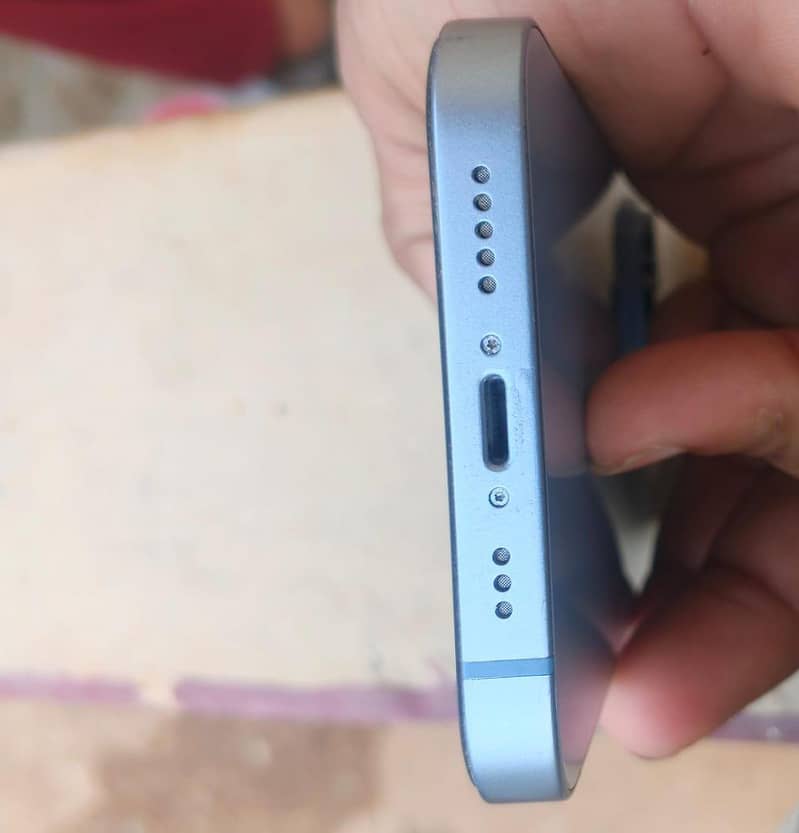 Apple iPhone 14 4