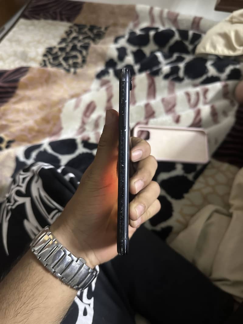 Apple iPhone XR 3