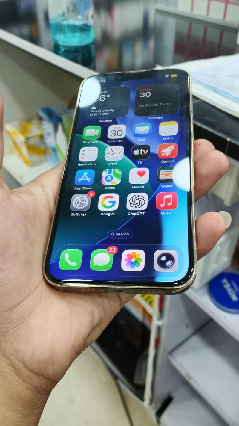 Apple iPhone 13 Pro 1