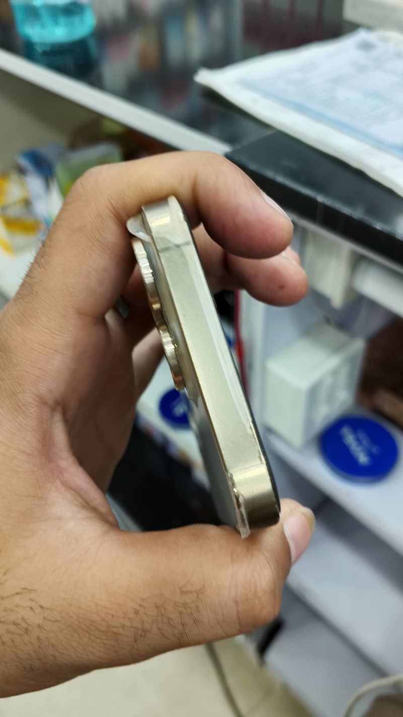 Apple iPhone 13 Pro 3
