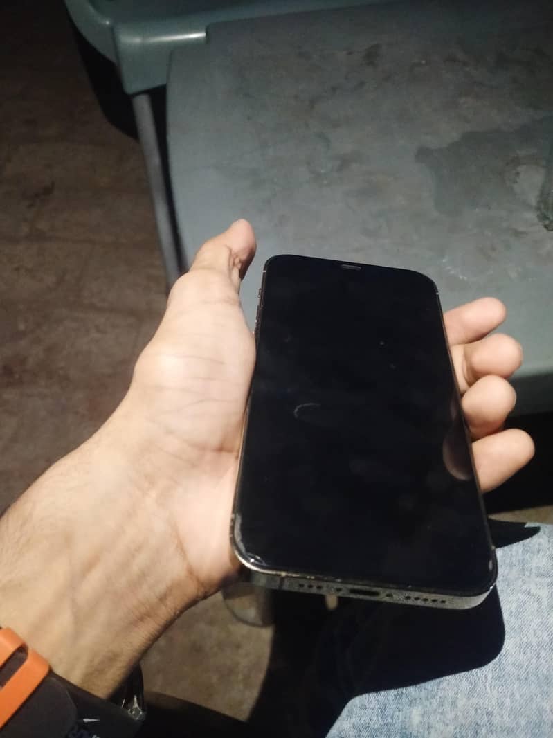 Apple iPhone 12 Pro 2