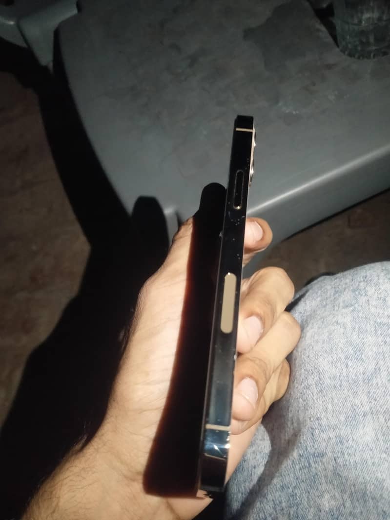 Apple iPhone 12 Pro 6