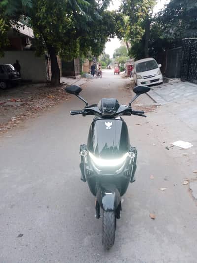 ZANGFU Electric Scooty 1500 watt Lithium battery