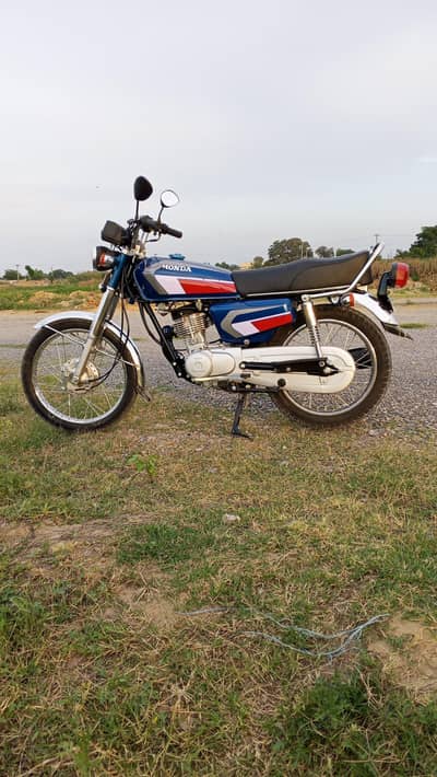 Honda 125 , Lahore Namber , 15 Model