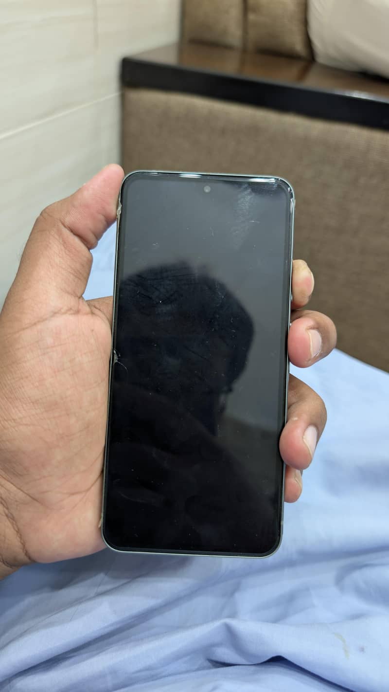 Google Pixel 8 4