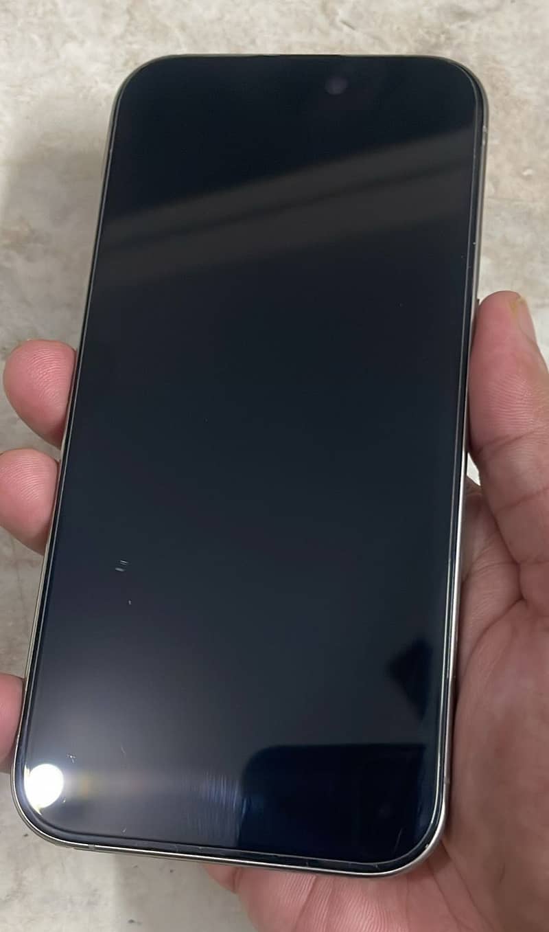 Apple iPhone 15 Pro 4