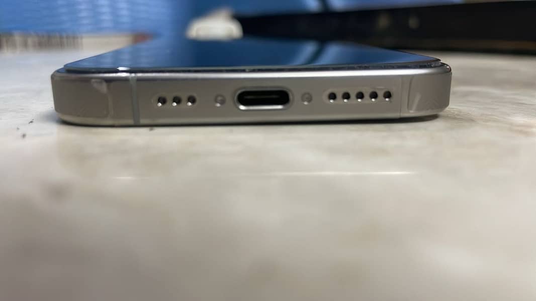 Apple iPhone 15 Pro 6