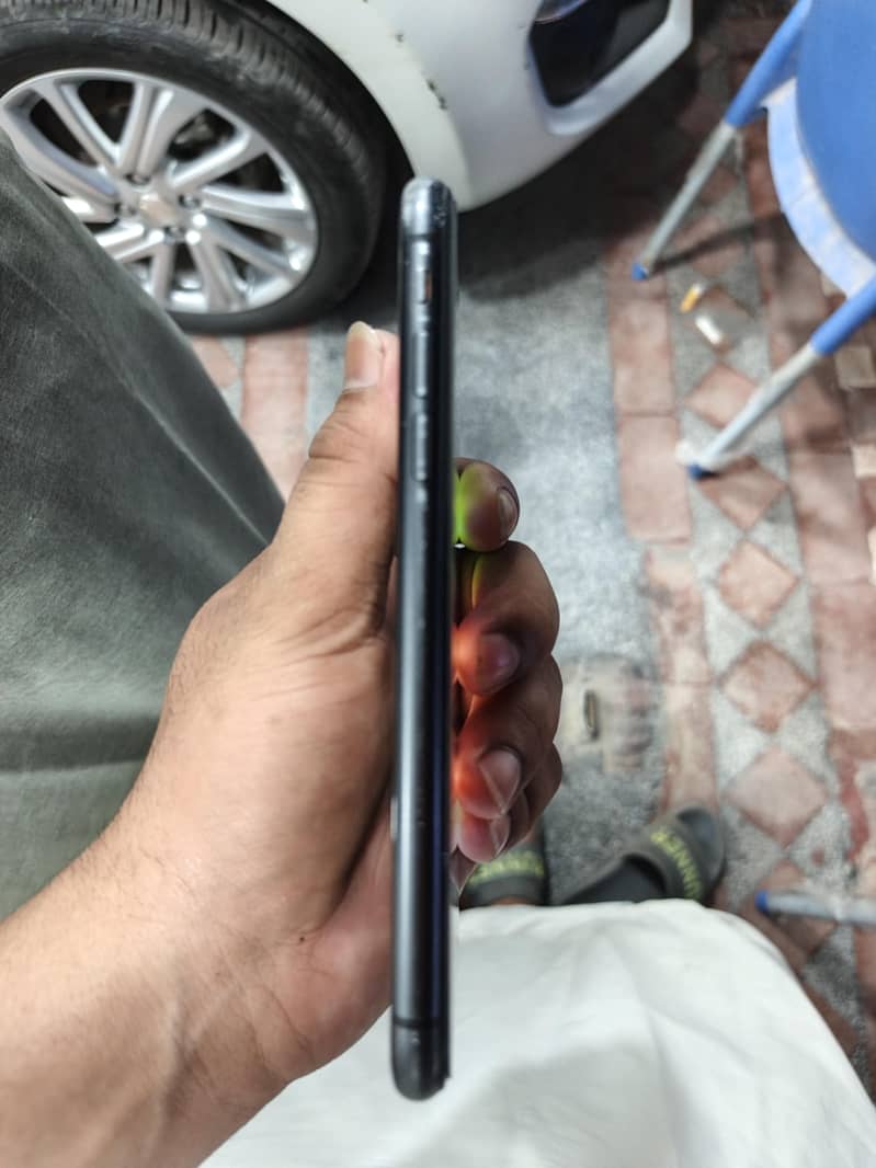 Apple iPhone 11 2