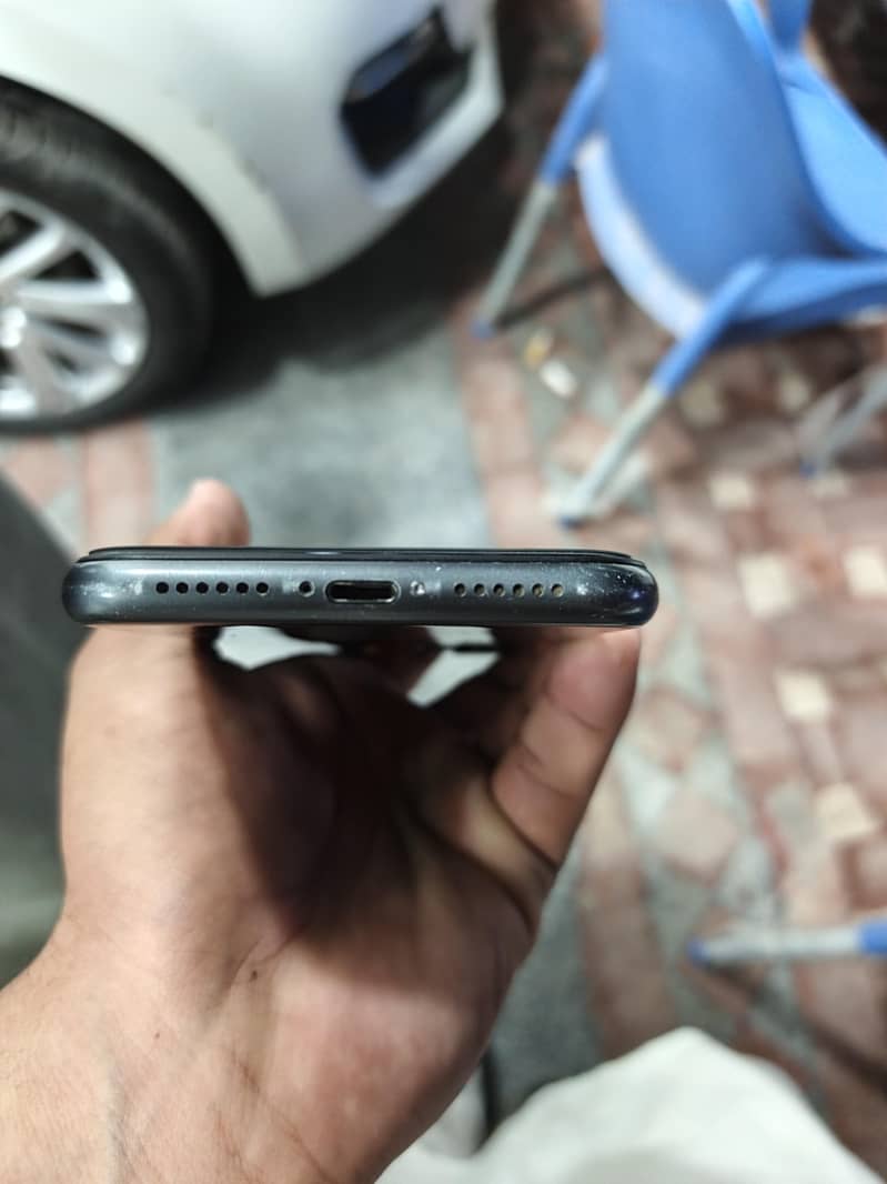 Apple iPhone 11 6