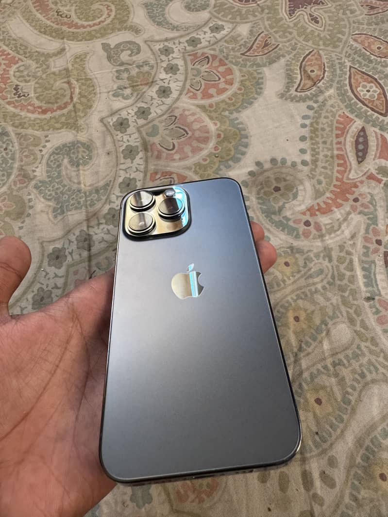 Apple iPhone 13 Pro 1
