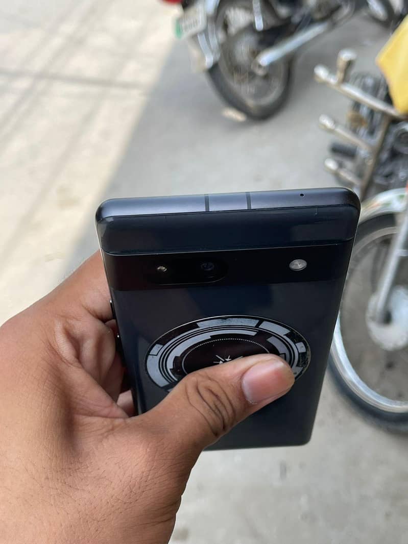 Google Pixel 7a 4